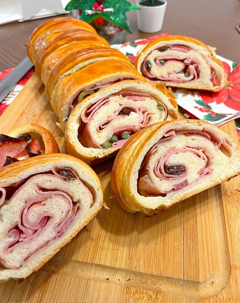 Venezuelan ham bread